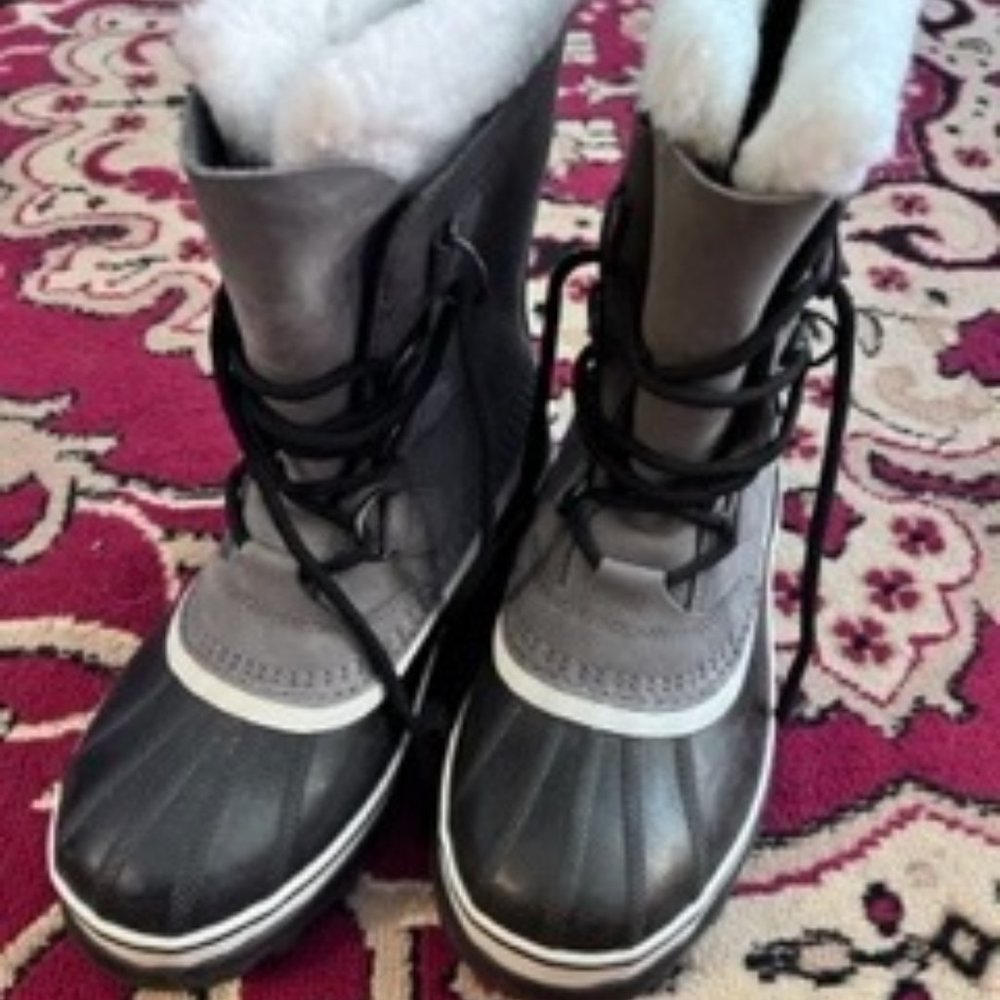 Sorel Women's Caribou Boots Size 8
